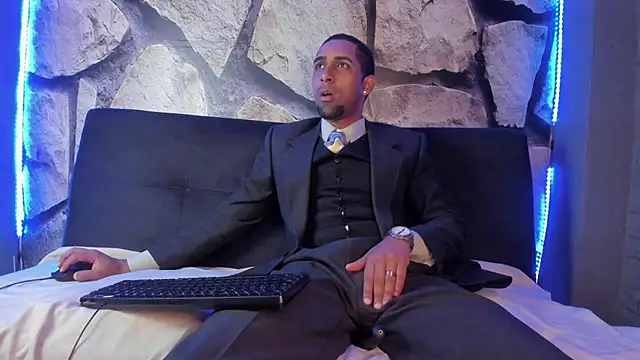 Snapshot of Paolo_johnson chatting on September 22, 2025, 11:38 am Paolo johnson online show from September 22, 2025, 11:38 am