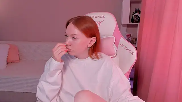 foxyMistrees online show from February 24, 2025, 3:33 am