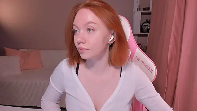 foxyMistrees online show from March 13, 2025, 12:05 am
