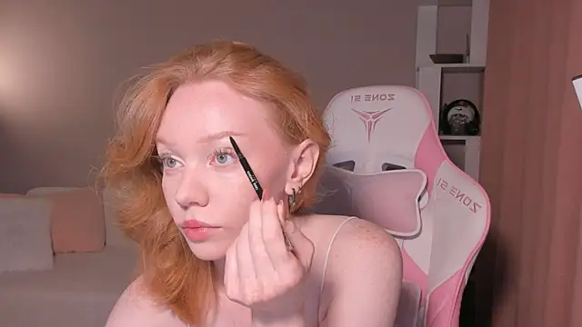 foxyMistrees online show from September 12, 2025, 12:00 am