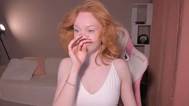foxyMistrees online show from September 10, 2025, 11:59 pm