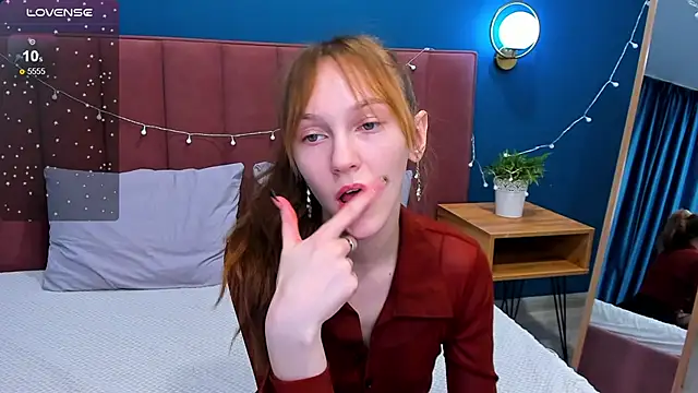 Snapshot of VanillaKelly chatting on February 5, 2025, 3:55 am VanillaKelly online show from February 5, 2025, 3:55 am