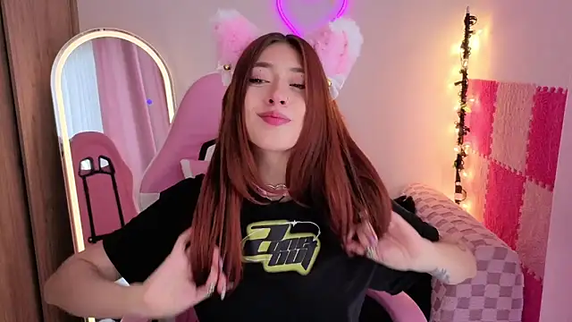 Snapshot of violet_ch chatting on October 15, 2025, 5:10 pm violet ch online show from October 15, 2025, 5:10 pm