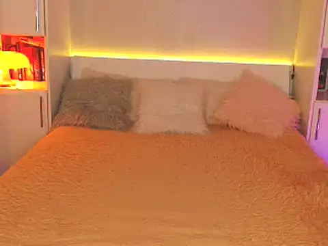 Leaaaaaaaaa online show from September 22, 2025, 6:58 pm