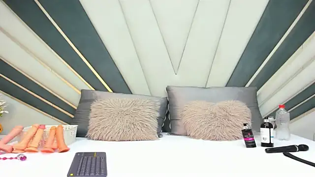 Snapshot of kathy-steven chatting on November 1, 2025, 8:03 pm kathy-steven online show from November 1, 2025, 8:03 pm