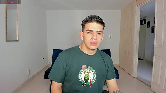 Ares Johnson online show from October 3, 2025, 3:13 pm