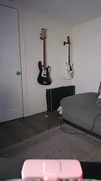 cnc cutiexx online show from April 17, 2026, 2:25 am