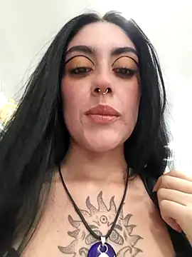 Snapshot of Mazikeen-- chatting on September 25, 2025, 10:38 pm Mazikeen-- online show from September 25, 2025, 10:38 pm