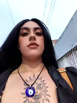 Snapshot of Mazikeen-- chatting on September 23, 2025, 11:01 pm Mazikeen-- online show from September 23, 2025, 11:01 pm