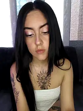 Snapshot of Mazikeen-- chatting on February 1, 2026, 9:35 pm Mazikeen-- online show from February 1, 2026, 9:35 pm