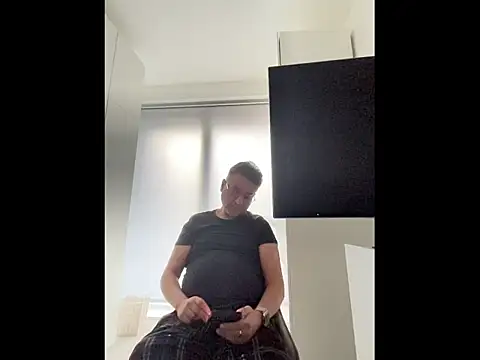 Robin007 online show from March 5, 2026, 5:20 pm