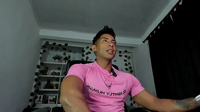 Couple muscle1 online show from January 5, 2025, 11:12 pm