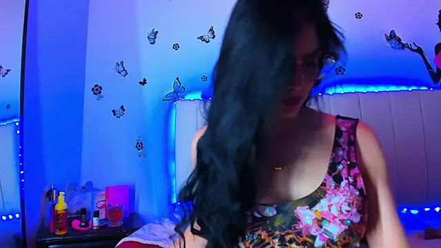 caro lyne  online show from February 17, 2026, 4:15 pm