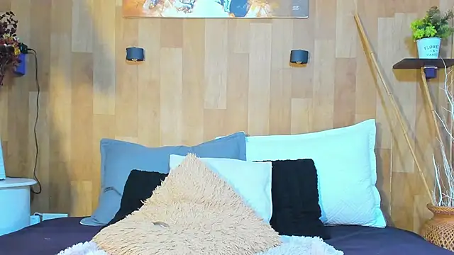 marianaa90 online show from February 25, 2026, 1:55 pm