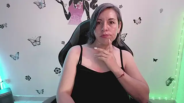 Lady breaks hearts online show from March 9, 2026, 12:41 pm