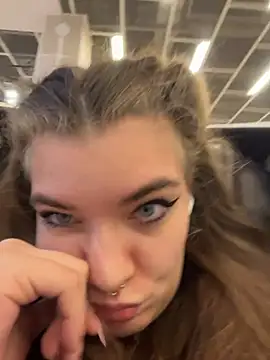 Snapshot of Holy_Tereza chatting on April 25, 2026, 3:53 pm Holy Tereza online show from April 25, 2026, 3:53 pm