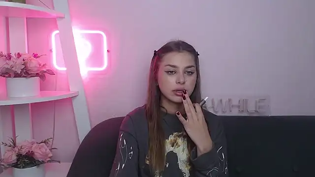 Snapshot of MilanaAngelAs chatting on October 20, 2025, 4:47 am MilanaAngelAs online show from October 20, 2025, 4:47 am