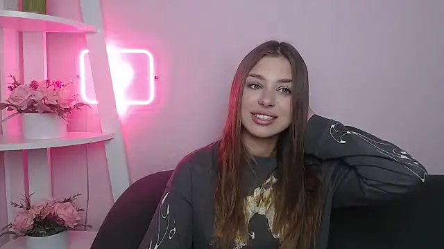 MilanaAngelAs online show from December 19, 2025, 5:43 am