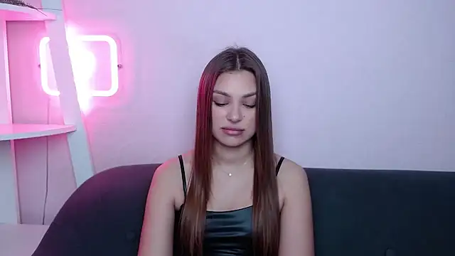 MilanaAngelAs online show from April 3, 2026, 4:41 am