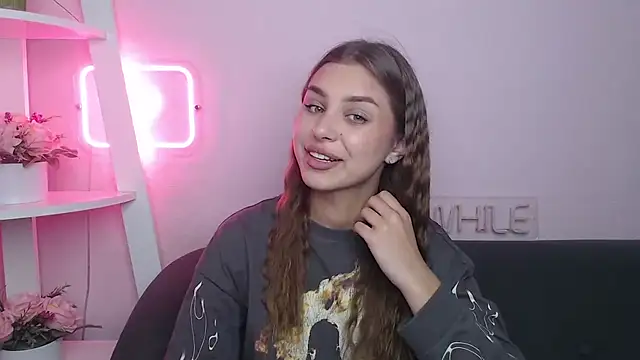 Snapshot of MilanaAngelAs chatting on October 12, 2025, 12:39 pm MilanaAngelAs online show from October 12, 2025, 12:39 pm