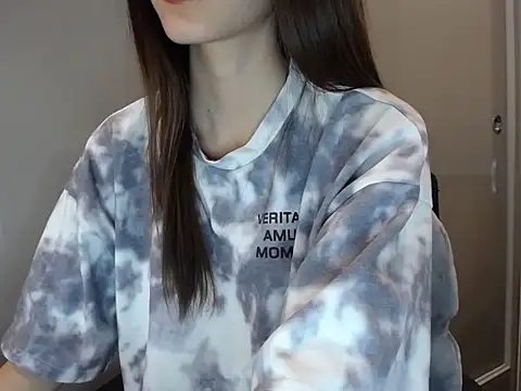 LiDonnaa online show from December 4, 2025, 1:32 pm