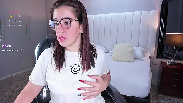 Snapshot of vanity_sex chatting on October 23, 2025, 11:42 am vanity sex online show from October 23, 2025, 11:42 am