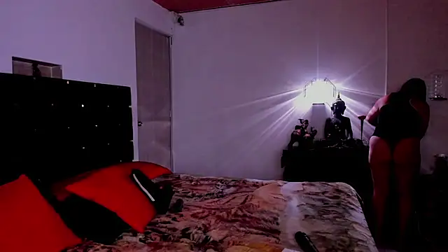 charlottemeyerr online show from January 24, 2025, 2:07 am