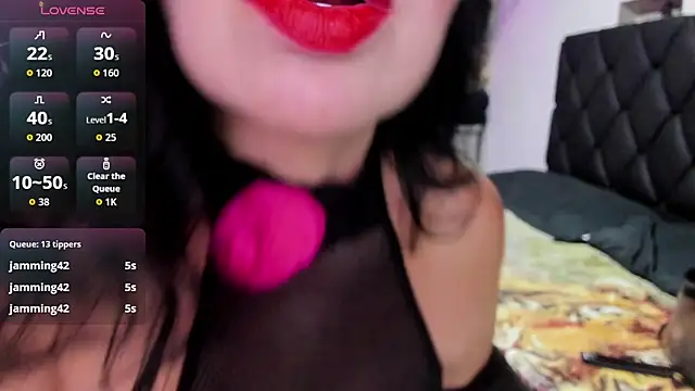 charlottemeyerr online show from September 21, 2025, 7:52 pm