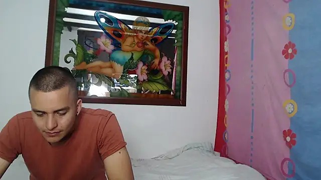 Snapshot of lizandandrew_hot chatting on March 23, 2025, 12:58 am lizandandrew hot online show from March 23, 2025, 12:58 am