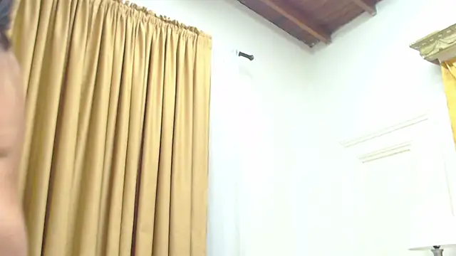 Snapshot of MiaCallie chatting on March 2, 2025, 7:52 pm MiaCallie online show from March 2, 2025, 7:52 pm