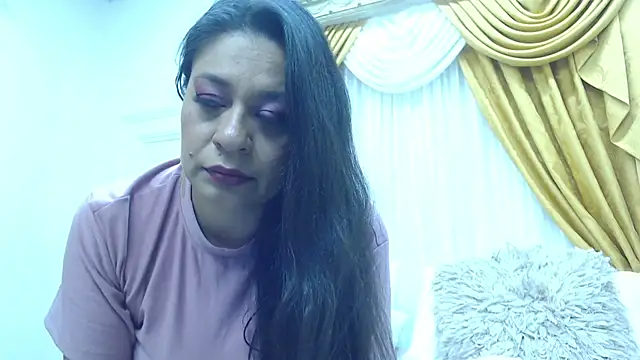 Snapshot of MiaCallie chatting on March 7, 2025, 7:49 pm MiaCallie online show from March 7, 2025, 7:49 pm