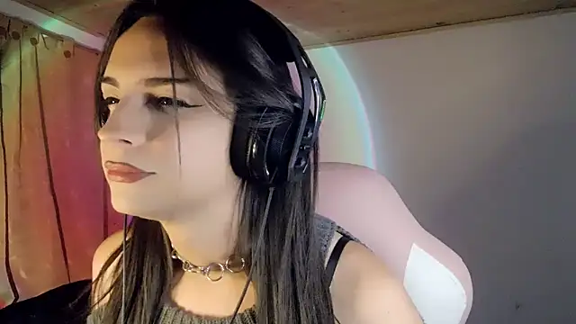 Dollbehavior  online show from February 4, 2026, 4:29 am