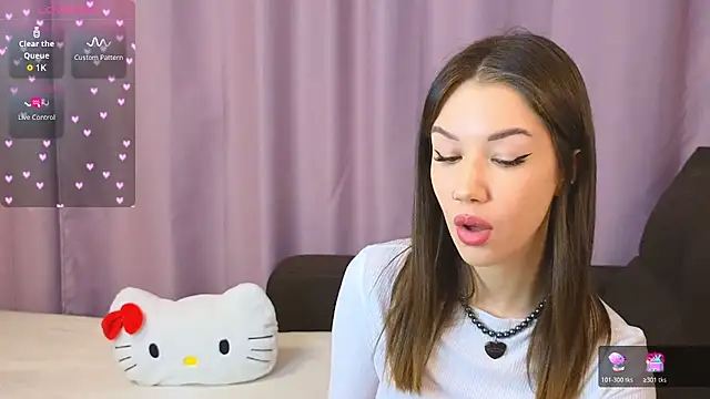 ellie kramer online show from November 17, 2025, 4:44 pm