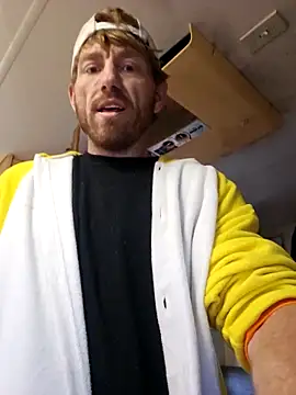 Snapshot of Snowwisss chatting on October 17, 2025, 9:16 pm Snowwisss online show from October 17, 2025, 9:16 pm