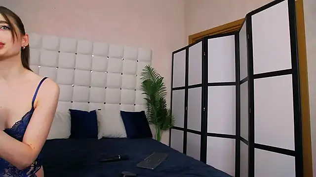 NicoleRosss online show from February 20, 2025, 2:35 pm