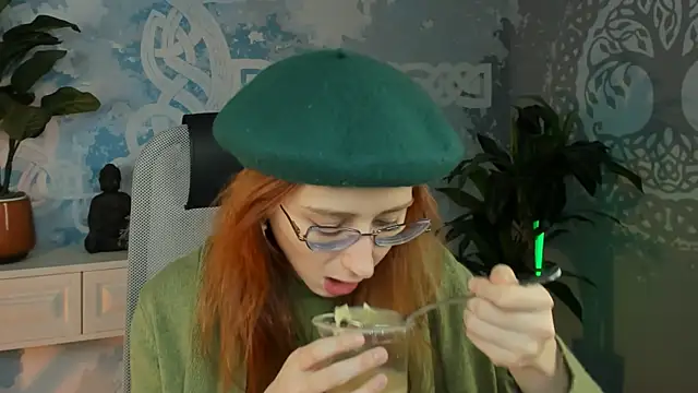 Orianna Fox online show from December 30, 2024, 1:03 pm