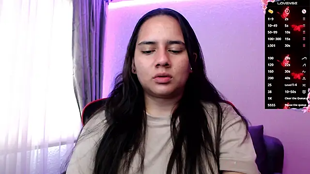 Snapshot of Lexyevans chatting on February 14, 2025, 8:37 pm Lexyevans online show from February 14, 2025, 8:37 pm