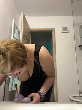 AllysonK online show from March 25, 2026, 12:48 pm