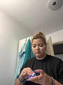AllysonK online show from January 21, 2025, 8:52 am