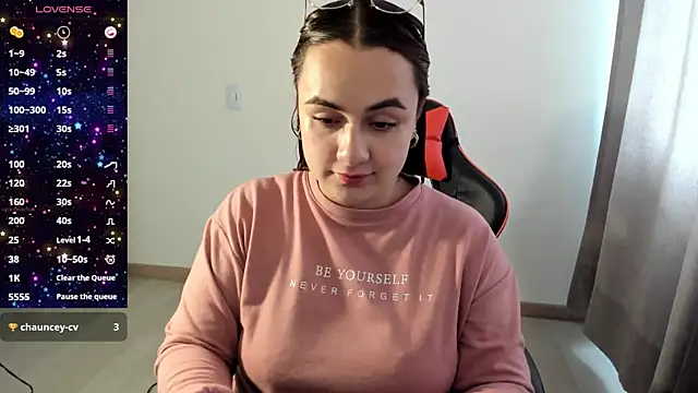 maryluna95 online show from October 17, 2025, 7:15 pm