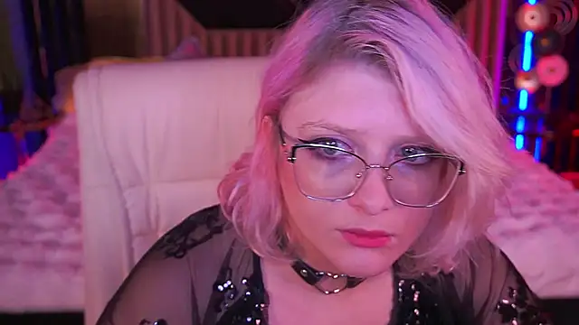 CoolTatis online show from November 18, 2025, 8:17 am