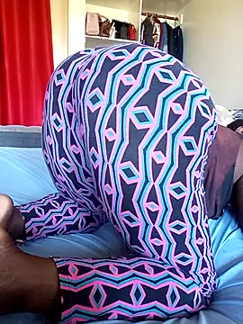 Snapshot of zainabsmile chatting on September 29, 2025, 10:22 am zainabsmile online show from September 29, 2025, 10:22 am