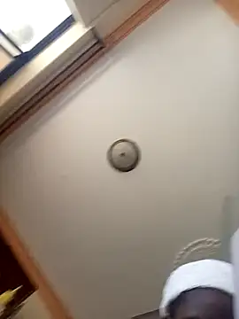 Snapshot of zainabsmile chatting on October 8, 2025, 10:17 am zainabsmile online show from October 8, 2025, 10:17 am