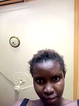 Snapshot of zainabsmile chatting on October 17, 2025, 11:01 am zainabsmile online show from October 17, 2025, 11:01 am