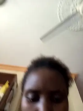 Snapshot of zainabsmile chatting on September 19, 2025, 10:30 am zainabsmile online show from September 19, 2025, 10:30 am