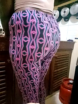 Snapshot of zainabsmile chatting on October 15, 2025, 4:26 pm zainabsmile online show from October 15, 2025, 4:26 pm