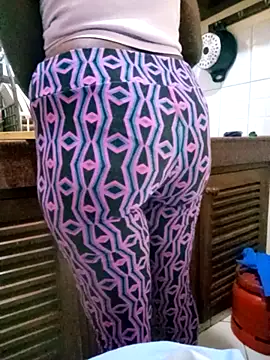 Snapshot of zainabsmile chatting on October 11, 2025, 3:24 pm zainabsmile online show from October 11, 2025, 3:24 pm