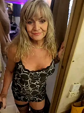 Snapshot of annika_lately chatting on October 1, 2025, 2:38 am annika lately online show from October 1, 2025, 2:38 am