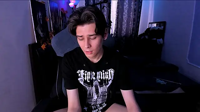 Snapshot of Foxicfu chatting on January 18, 2026, 11:02 am Foxicfu online show from January 18, 2026, 11:02 am