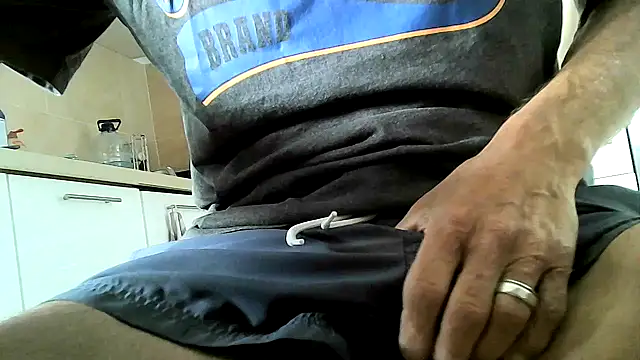 ewuich1 online show from January 24, 2025, 5:21 pm